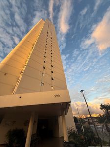 990 Ala Nanala St APT 8B