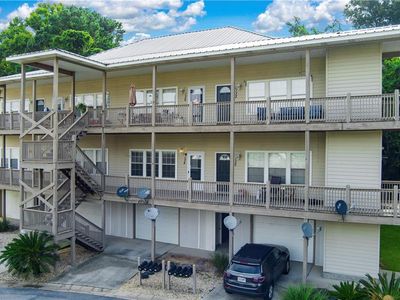 4 Yacht Club Dr APT 134