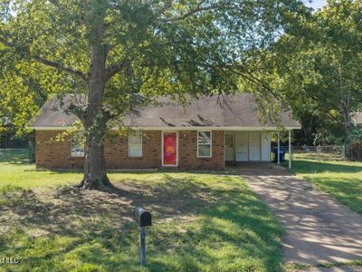 5161 Crestwood Cv