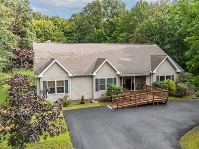 33 Bear Ln