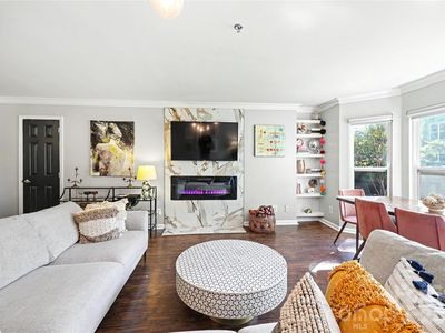 517 Graham St Unit 2D