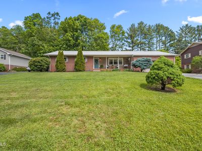 7447 Pin Oak Cir