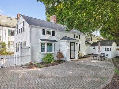 42 Newton St