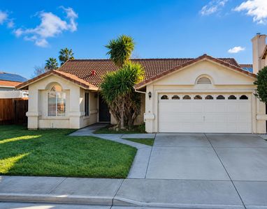 Property at 320 Rosalie Ct, Los Banos, CA