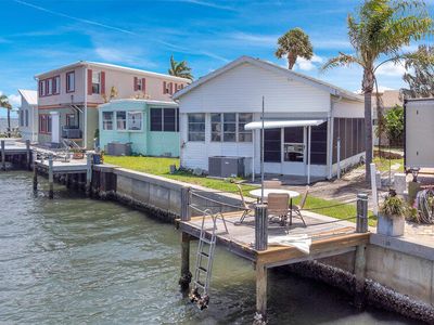 1135 Nettles Boulevard