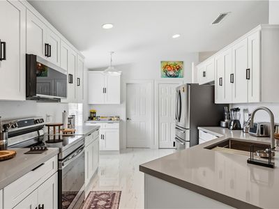 845 Greenleaf Cir