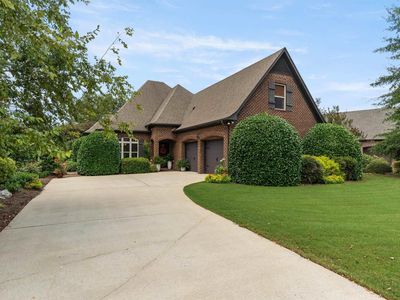 261 Lacey Ave