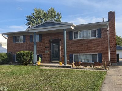 2604 Serra Dr