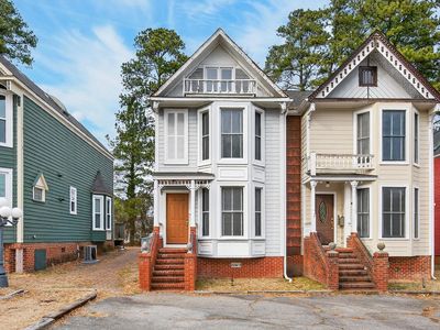 2502 Chapel Hill Rd #B