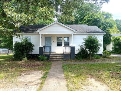 301 Edgewood Ave