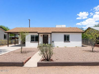 2549 E Sylvia St