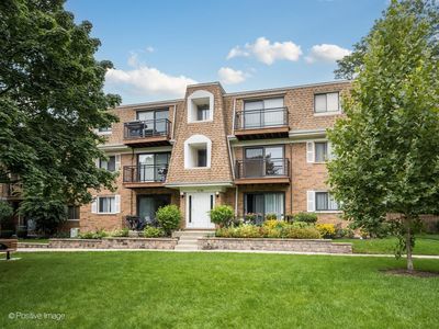 4136 Cove Ln APT E