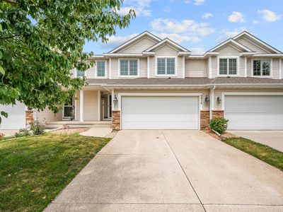Property at 5916 Sapphire Cir, Johnston, IA