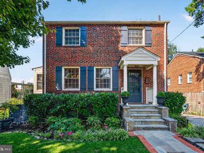 2504 Davis Ave