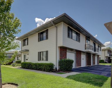 Property at 1101 Quanset Ct #1101, Schaumburg, IL