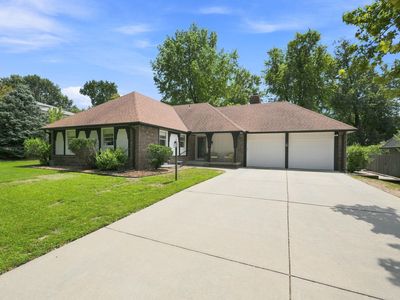 8239 E Brookhollow Ln