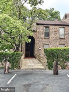 5 Fairway Rd