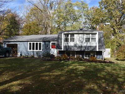 Property at 129 Lyrae Dr, Getzville, NY