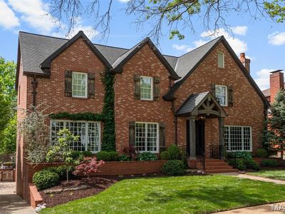 8116 University Dr