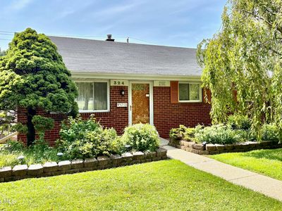 324 Sackett St