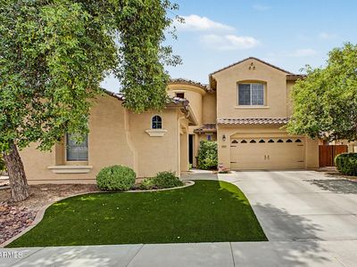 1577 W SWAN Place