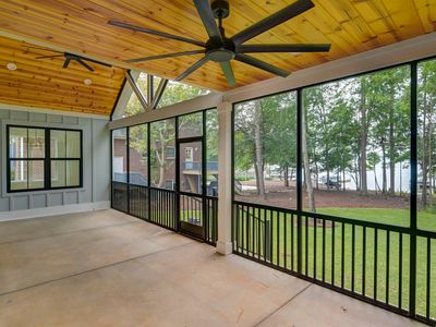 701 Peninsula Dr