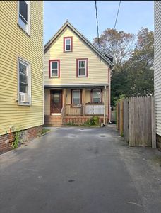 13 Moulton St