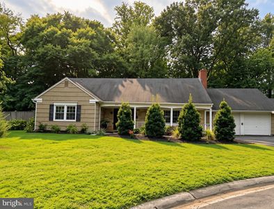 2701 Lyn Pl