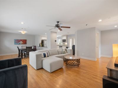 5737 Live Oak St APT 1
