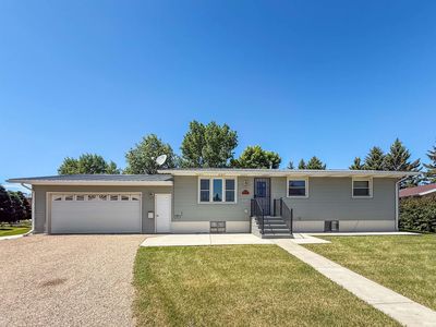 Property at 711 Horseshoe Dr, Stanley, ND