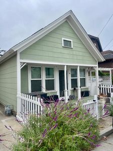 216 Cypress Ave