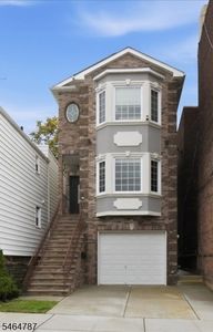 117 Cross St