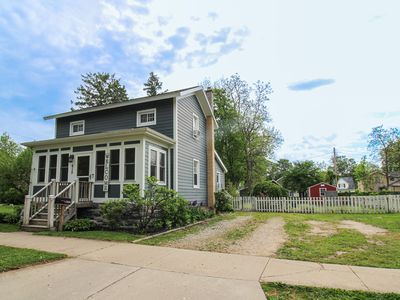 615 East St