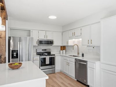 6125 Creek View Trl