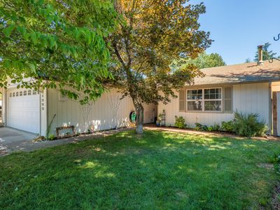 1959 Meadow Gln
