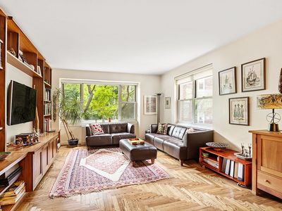 200 E End Ave APT 3M