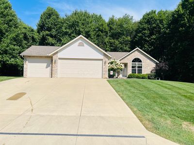 710 Hollybrook Dr