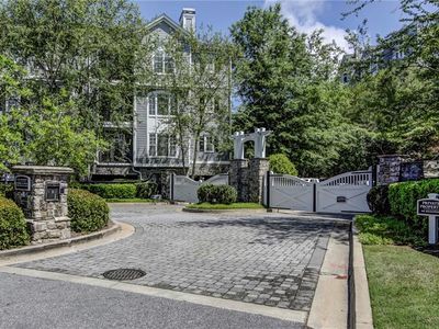 4100 Paces Walk SE Unit 3205