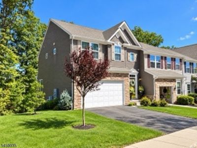 3 Woodland Way