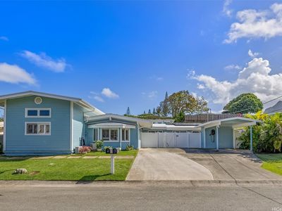 1355 & 1355A Manu Mele St