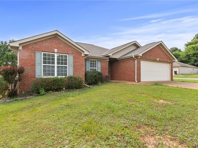 2225 Cross Creek Dr