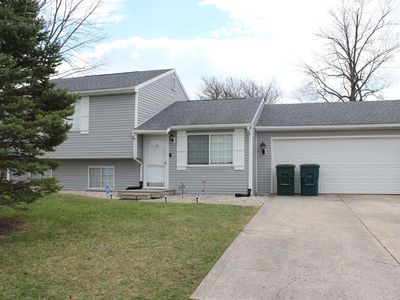 1408 N Olivewood Ct