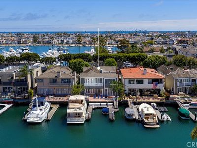736 Harbor Island Dr
