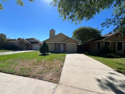 9311 Crescent Moon Dr