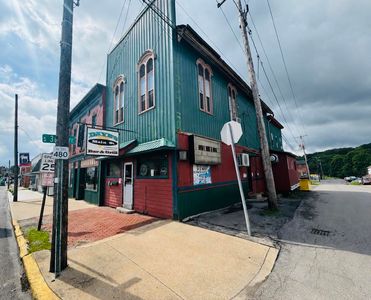301 E Main St