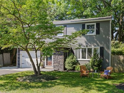 41 Alberta Dr