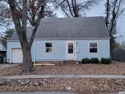 Property at 904 W Linden St, Carbondale, IL