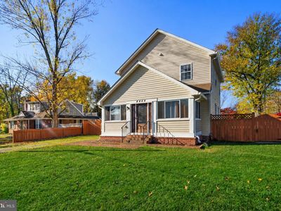8604 Woodlawn Ct