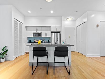 4 Beacon Way APT 211