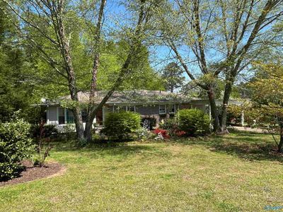 405 Mountain Dr